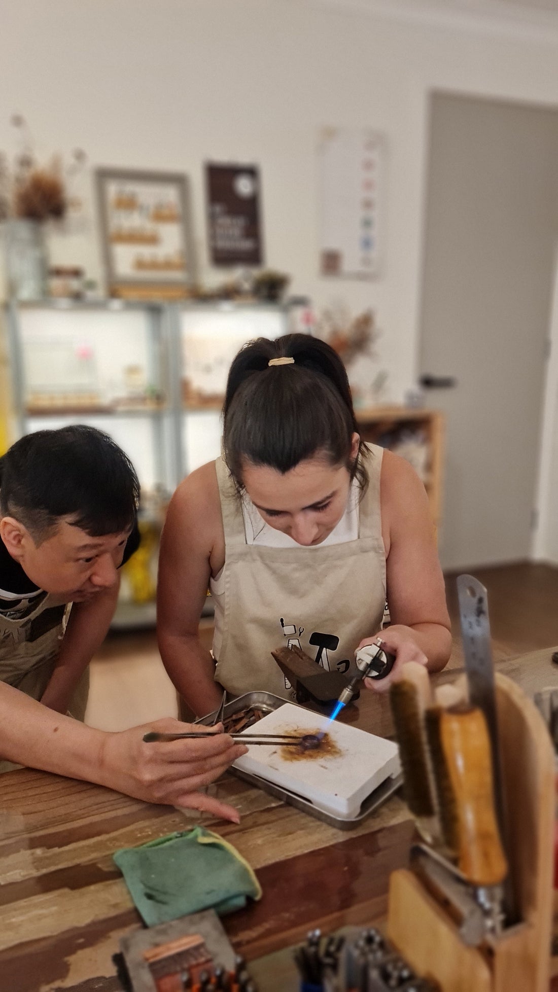 Step by step jewellery making instruction